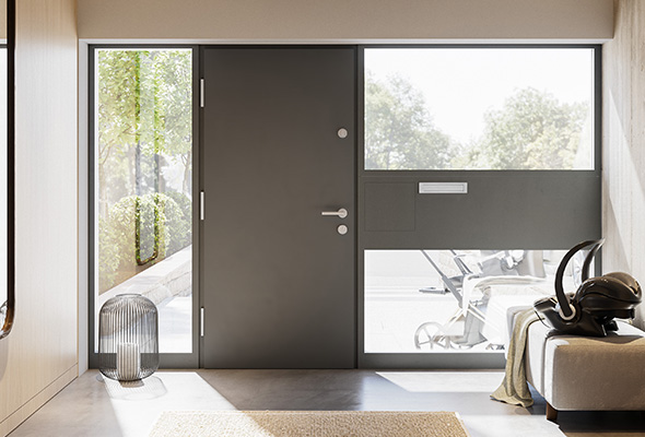 Haustür von innen mit Seitenteil und integriertem Briefschlitz